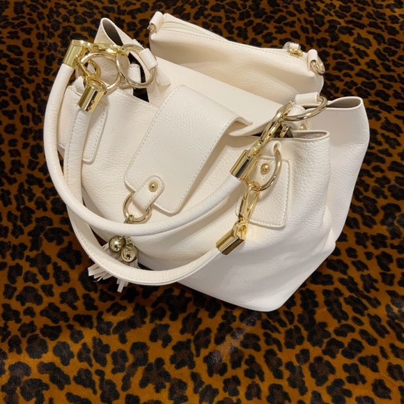 BRAND NEW IVORY LEATHER HANDBAG. - Picture 3 of 11